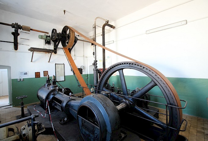 Die 1916 von MAN erbaute Dampfmaschine ist die Attraktion des Brauerei Museums in Dessow bei Wusterhausen.